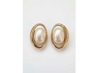 Earrings Vintage Monet clip-on pärlörhängen - 80s statement