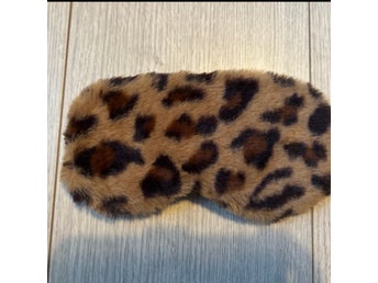 Helt ny ögonmask med fluffy leopardmönster