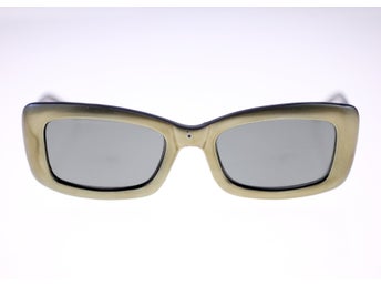 Vintage rectangular shaped sunglasses-green/black plastic frame-circa 1990s-30g