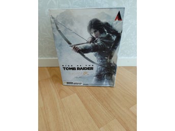 Rise of the Tomb Raider Play Arts Kai Lara Croft Actionfigur