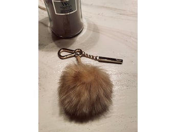 Dune London nyckelring. Stilren & elegant accessoar i fint skick