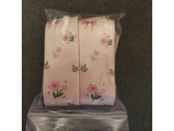 2st Nyckelband med blommor Nya och oanvända