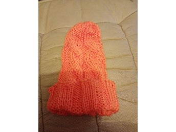 Orange baby mössa