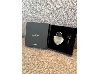 Chanel beauty gift, La Collection lock and key, Nyckelring