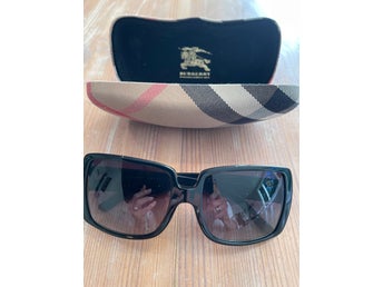 Burberry solglasögon med fodral