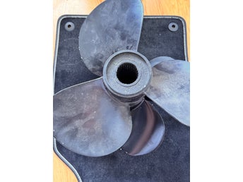 Volvo Penta Duoprop B4 aluminiumpropellrar (Komplett par, Fram + Bak)