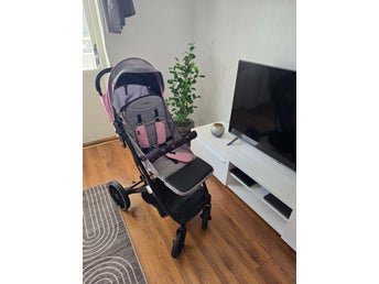 Barnvagn resevagn momi