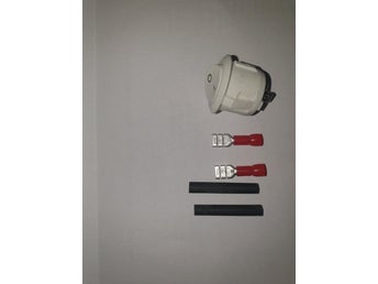 Rund vit vippströmbrytare (20 mm hål)+ 2 röda flatstiftskontakter + krympslang