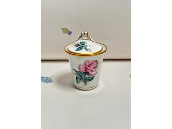 Liten porslinsask med rosor och guldkant ca 8 cm