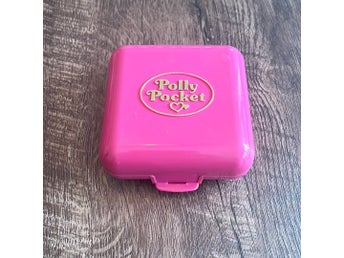 Polly Pocket 1989 med en docka