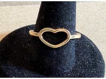 NY ring enkel tunn guld metall stort hjärta 17mm - guldring hjärtdesign