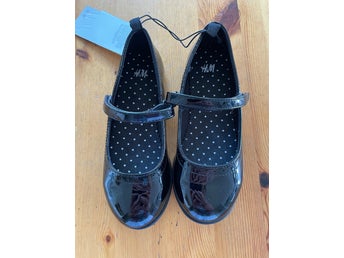 H&M Lackskor Svarta EUR 29 NYA