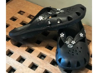 1 par Svarta Tofflor / Sandaler med Glitter Dekoration Stl. 32