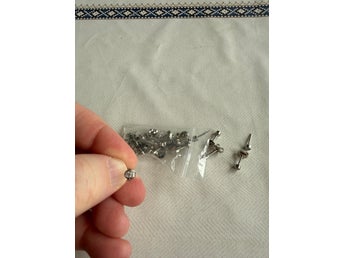 12 pairs of stud earrings.