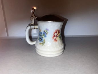 1 st Miniatyr ölkanna Rein Zinn BMF Tenn kanna blommor