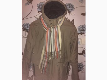 Peak performance vinterjacka str M + Gant halsduk Peak performance vinterjacka str M + Gant halsduk