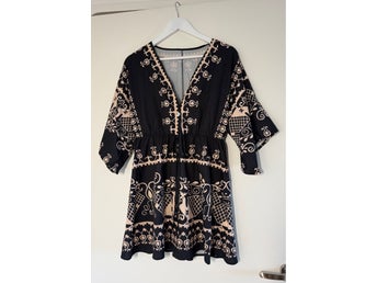 Shein klänning, S