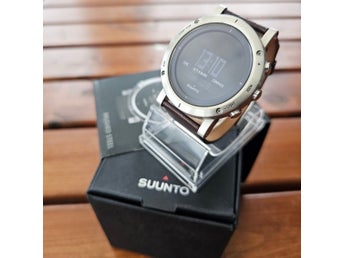 Suunto Core Brushed Steel SS020339000 Klocka Digital