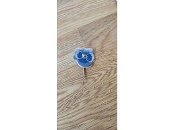 Vintage majblommor , Mors Dag blomma - Pins , från första halvan 1900-talet.