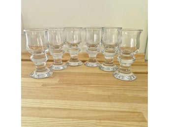 6 SNAPS Akvavit glas TIVOLI glas serien av Per Lutken för Holmegaard. 10,5 cm.