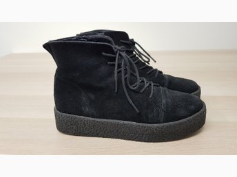 Snygga vinterskor stl 37 svarta fodrade skor Snygga vinterskor stl 37 svarta fodrade skor