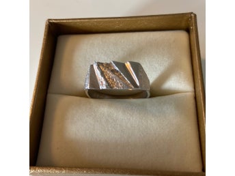 Klackring silver.