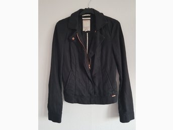 Fin svart Kavaj Jacka i halvlinne Esprit stl 38 (36) Fin svart Kavaj Jacka i halvlinne Esprit stl 38 (36)