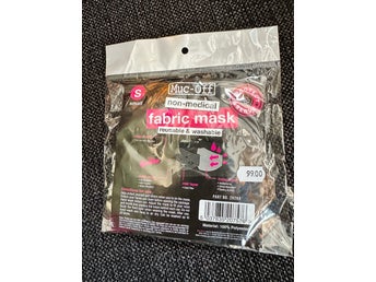 Muc-Off svart ansiktsmask, storlek SMALL