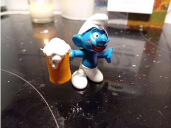 Smurf med ölmugg från Bully