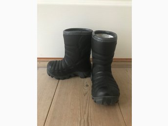 Fodrade gummistövlar från Viking storlek 22 Fodrade gummistövlar från Viking storlek 22