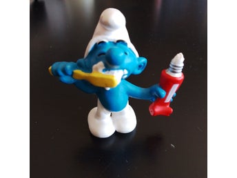 Smurf figur med tandborste och tandkräm