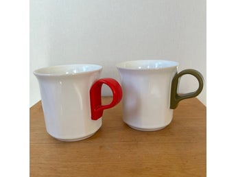 2 muggar Heptagon plasthandtag design Ann Jansson Höganäs retro 80-tal nyskick!
