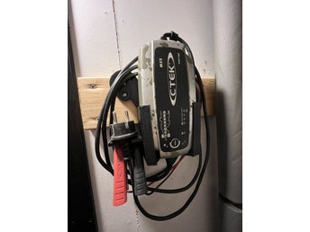 Hållare för CTEK MXS 7.0