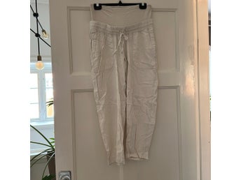Ljusbeige gravid-linnebyxor