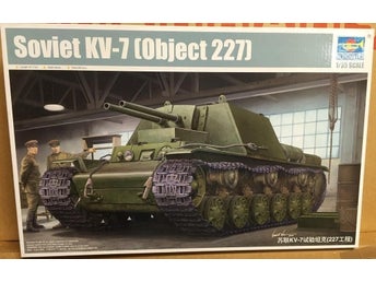 SOVIET KV-7 (OBJECT 227) TRUMPETER 1/35 OÖPPNAD