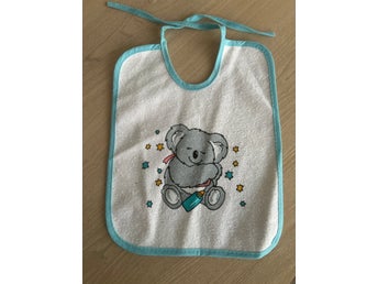 Haklapp plastad frotté med så söt Koala Nalle motiv