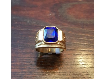 Klackring guldpläterad 18 K Blå sten Drake. 20 mm