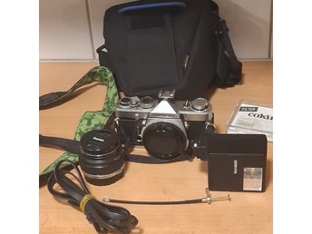 Analog systemkamera med tillbehör