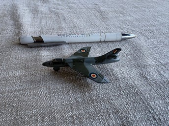 Dinky Toys 736 Hawker Hunter Fighter krigs flygplan retro vintage