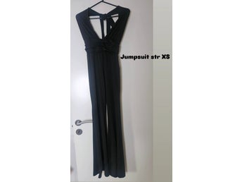 Svart jumpsuit, storlek XS