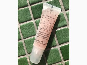 avant sugar lip scrub