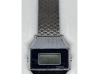 Timex digitalt armbandsur i metall