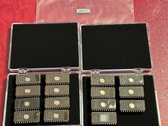 EPROM (id00757) Intel D2716 begagnade --- 15 stycken i ESD-askar
