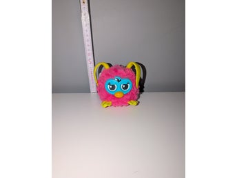 Furby Boom Mini Rosa med Gula Öron och Fötter