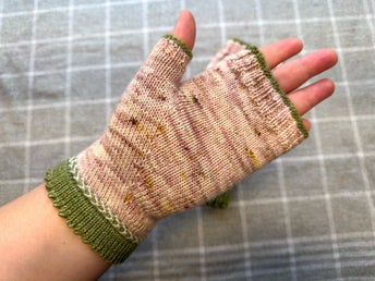 Rosa, grön handledsvärmare