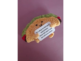 Heklet taco med budskap