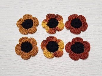 6 st virkade blommor, 4,5cm