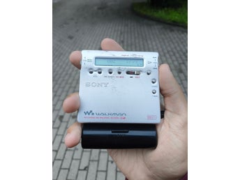 MZ-R900 MD Walkman