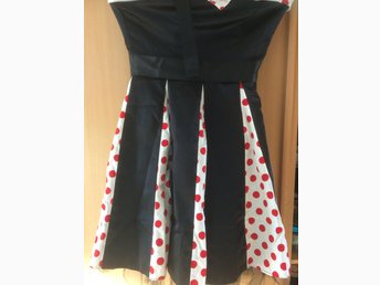 ᐈ Köp & sälj Rockabilly Kläder second hand på Tradera Repro gul klänning med vita prickar Rockabilly Halterneck 60