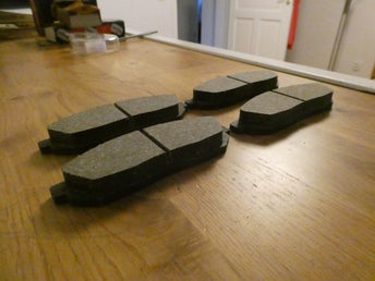 NUMMER 40802 SKIVBROMSBELÄGG FRAM TILL HONDA CIVIC ÅRSMODELL 1980 - 1983.